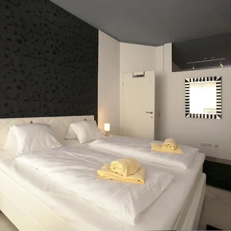 Privat bolig Mountain - Night Only - Self Check In Zell am See